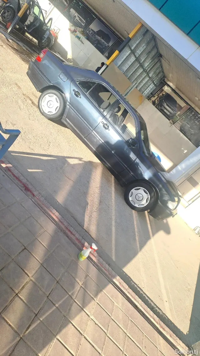 Mercedes-Benz C class 1996 · 2.0 MT
