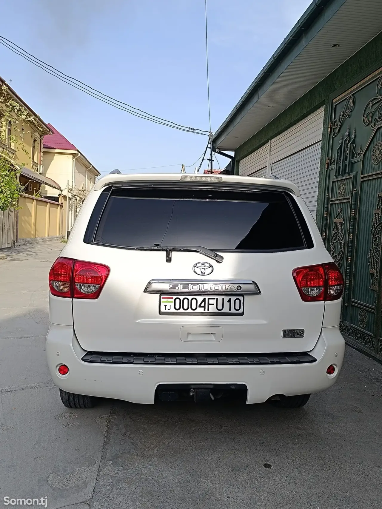 Toyota Sequoia 2014 · 5.7 AT