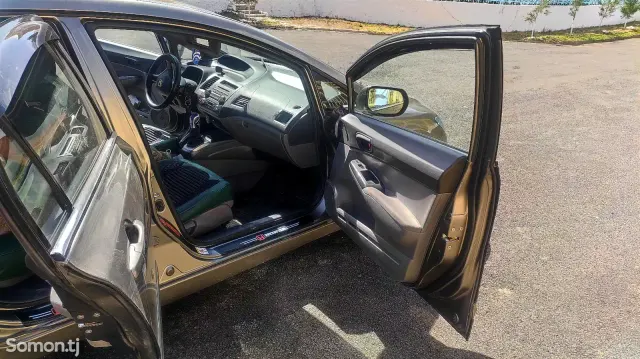 Honda Civic 2008 · 1.8 MT