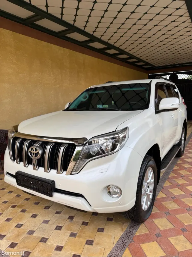 Toyota Land Cruiser Prado 2016 · 2.8 AT