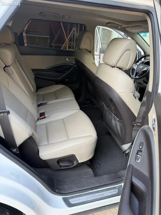 Hyundai Santa Fe 2015 · 3.3 AT