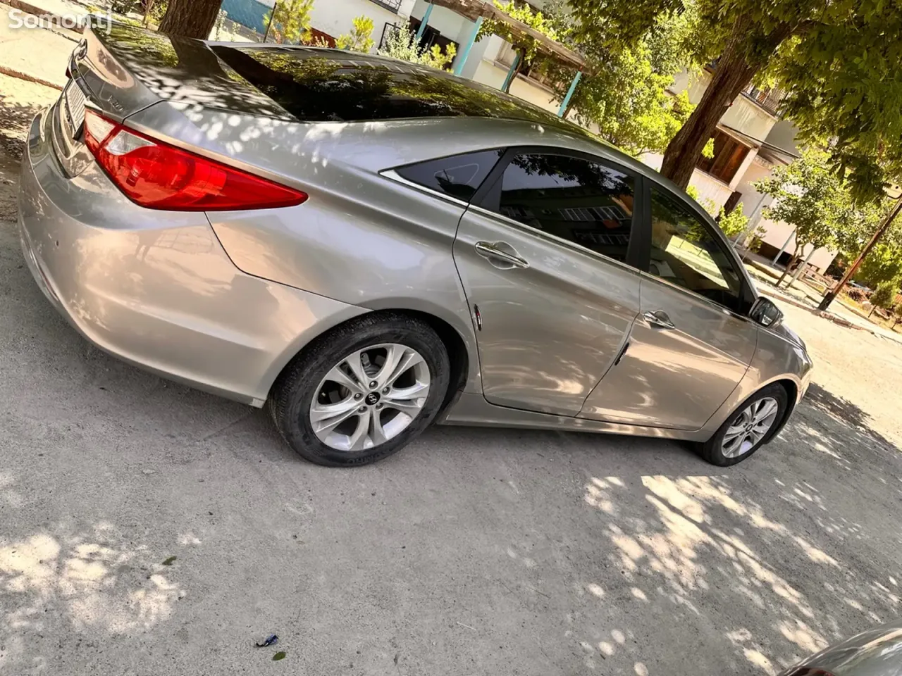 Hyundai Elantra 2010 · 2.0 AT