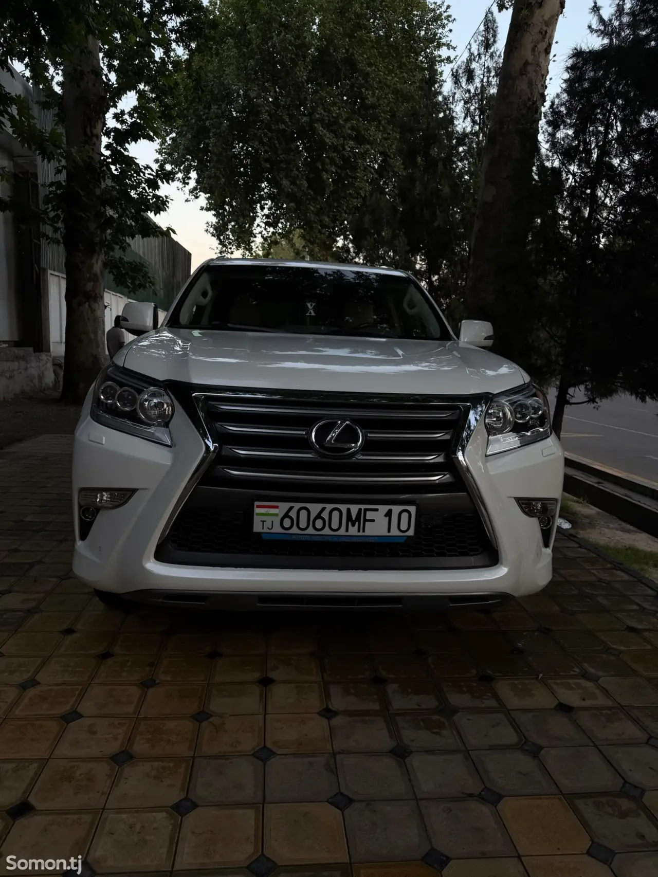 Lexus GX series 2016 · 4.6 AT