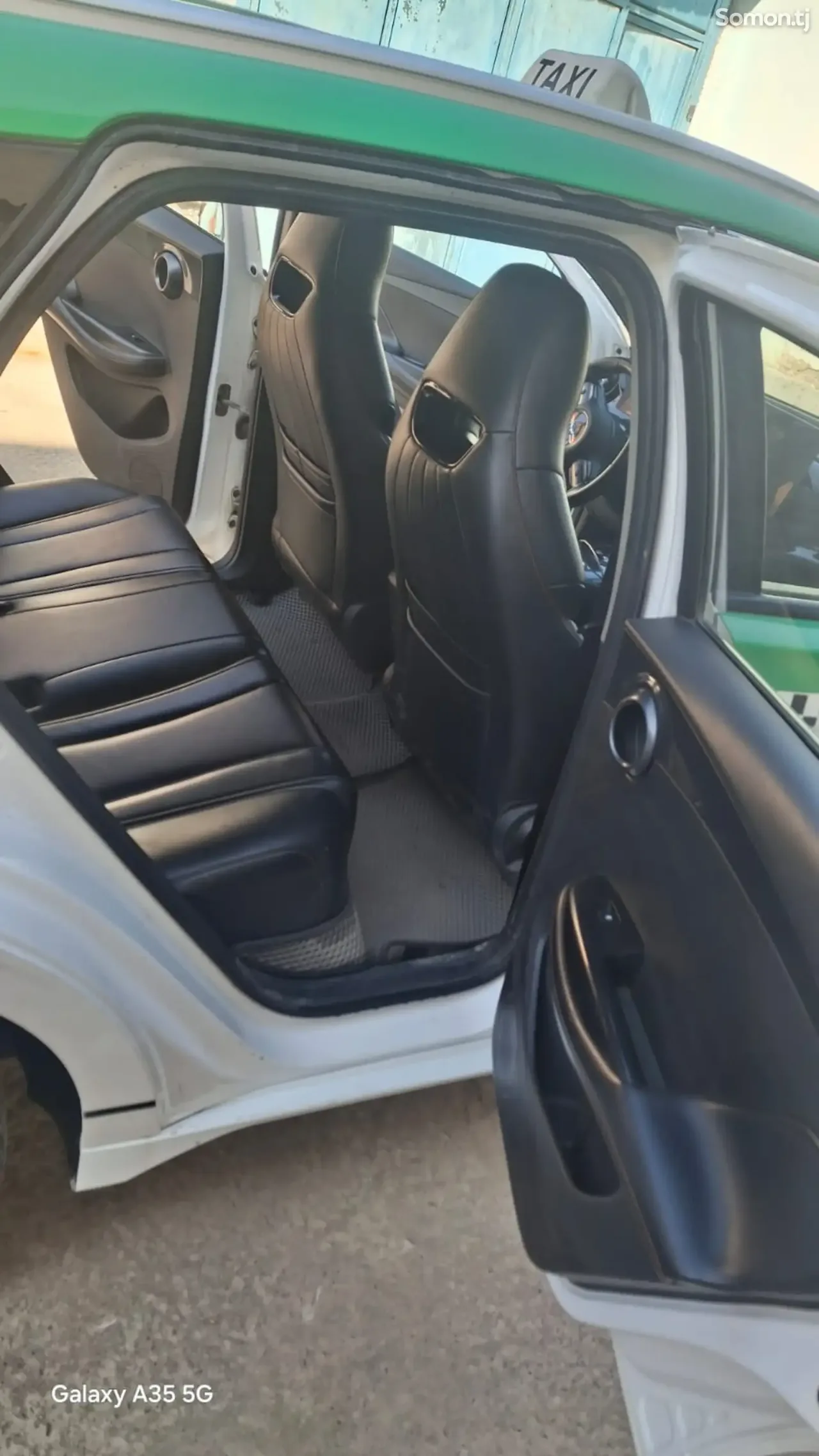 BYD E2 2023 · 1.6 AT
