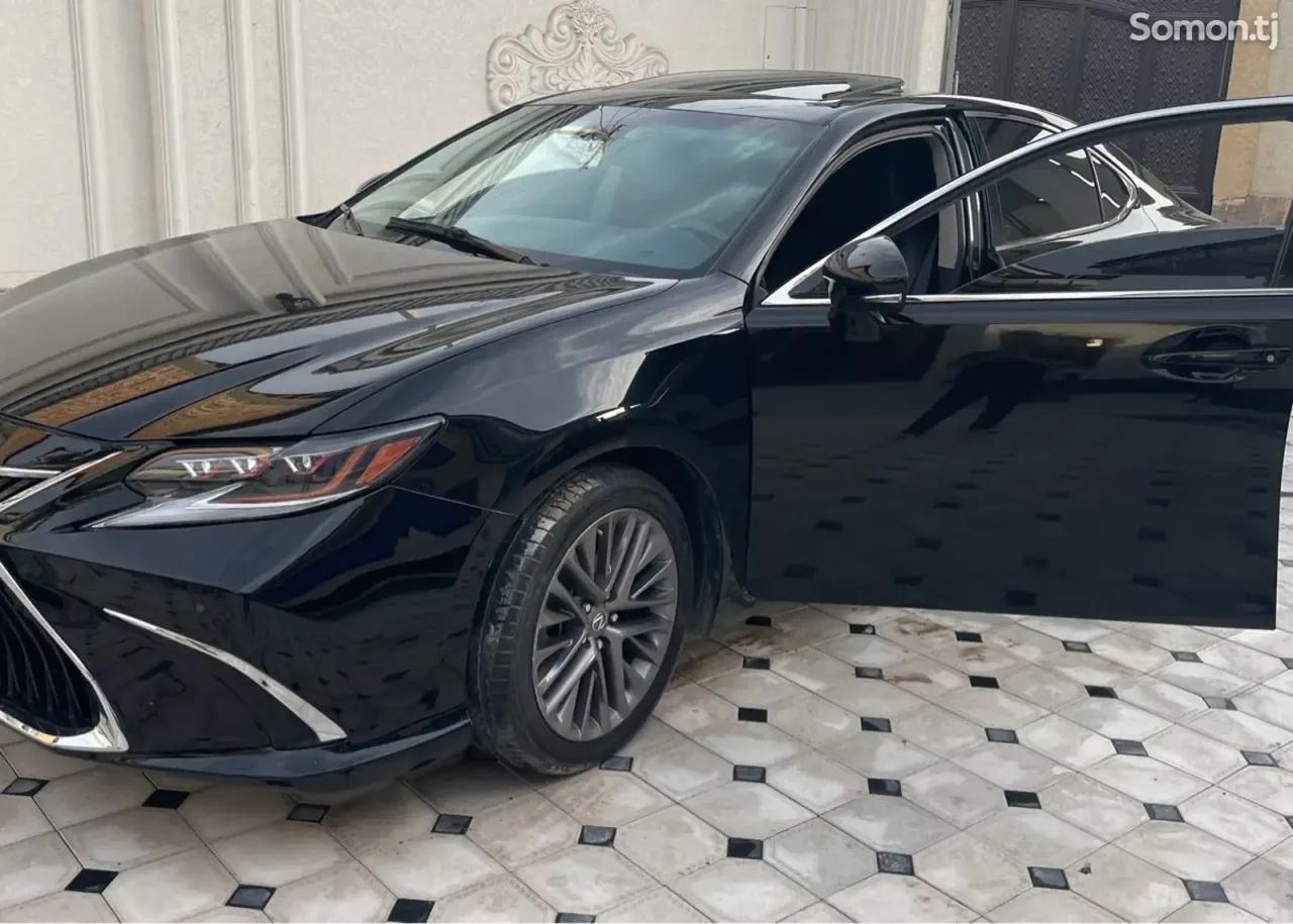 Lexus ES series 2013 · 3.5 AT