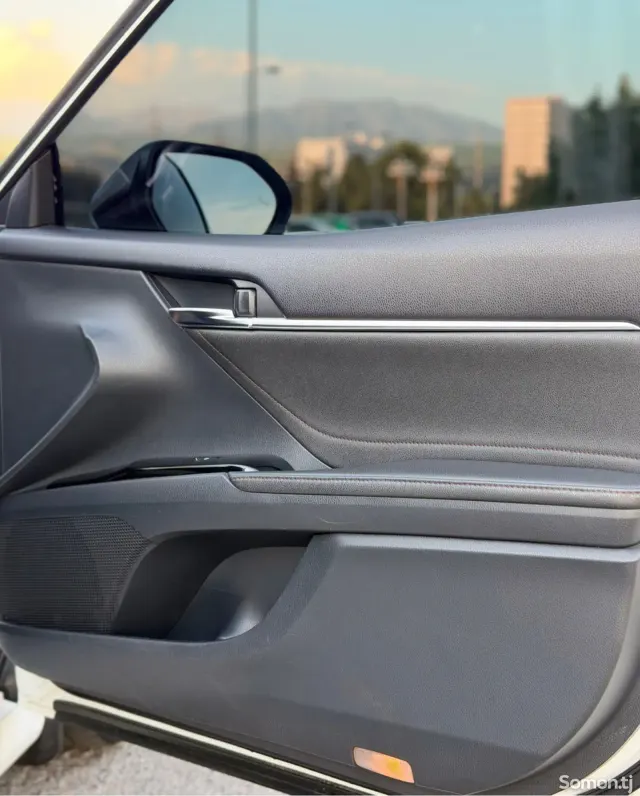 Toyota Camry 2018 · 3.5 AT