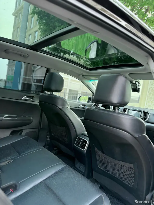 Kia Sportage 2015 · 1.7 AT