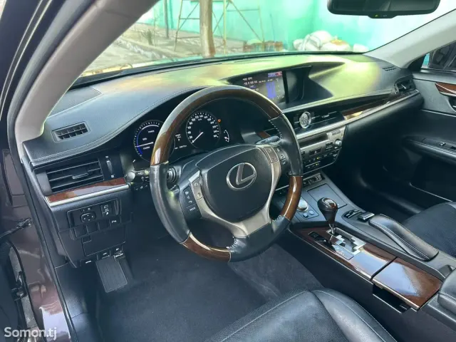 Lexus ES series 2014 · 3.5 AT