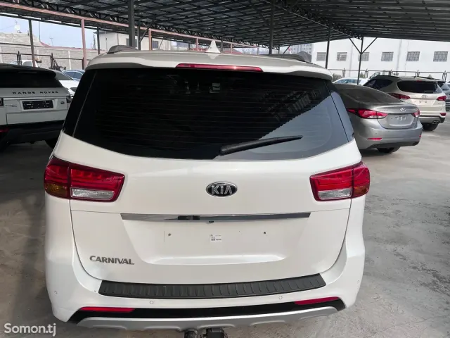 Kia Carnival 2014 · 2.2 AT