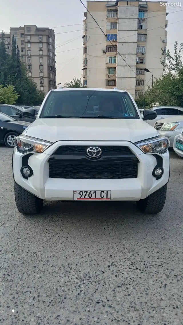 Toyota 4Runner 2015 · 4.0 AT
