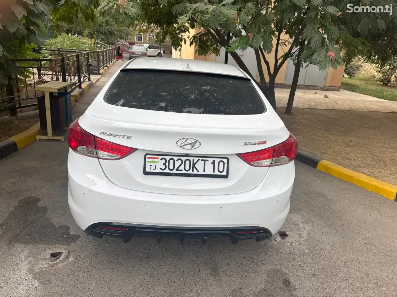 Hyundai Avante 2011 · 1.6 AT
