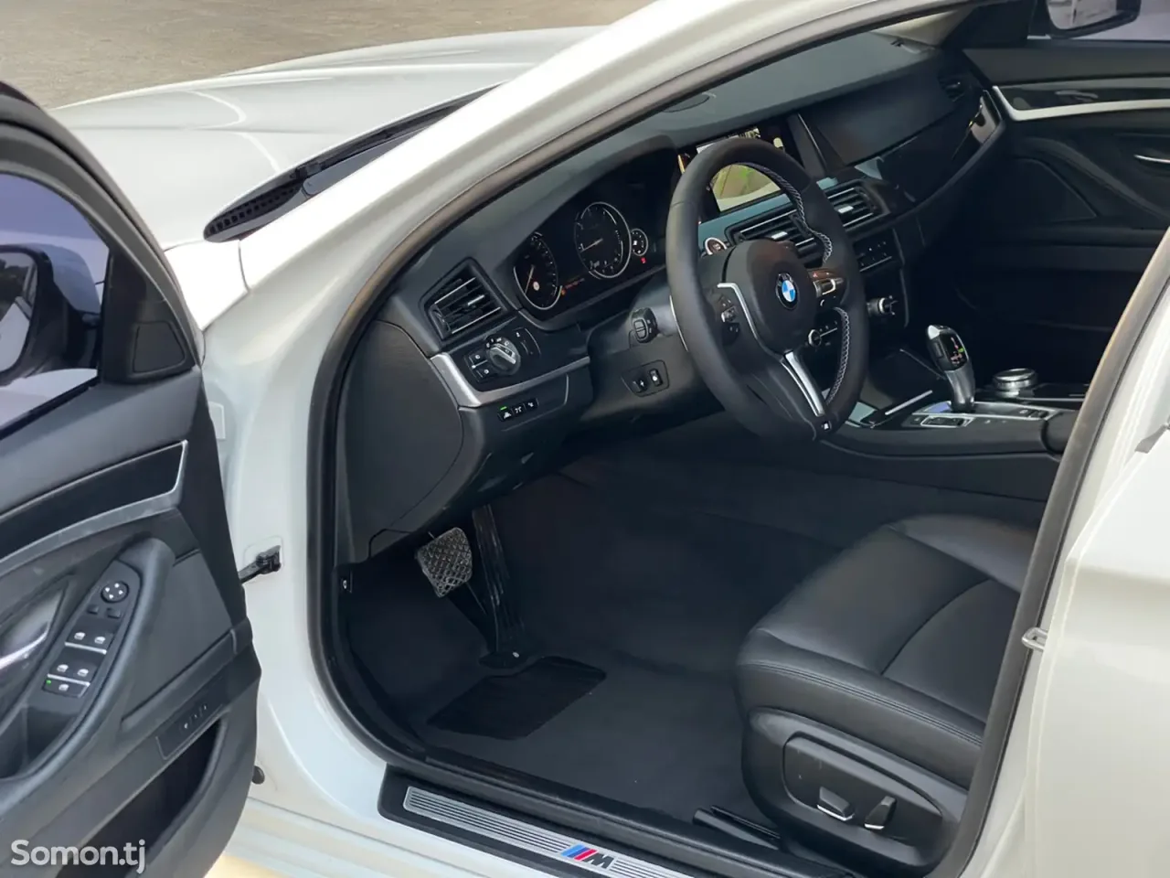 BMW 5 series 2016 · 2.0 AT