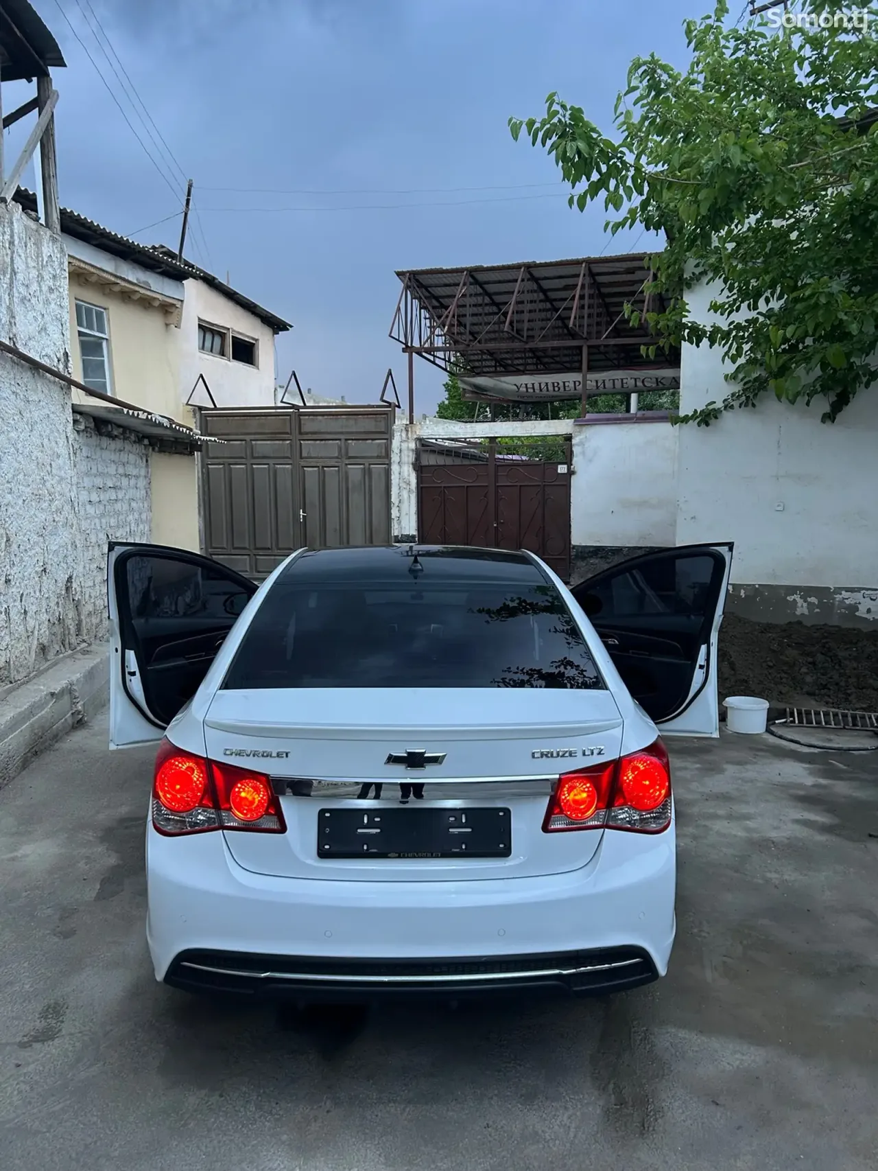 Chevrolet Cruze 2015 · 1.8 AT