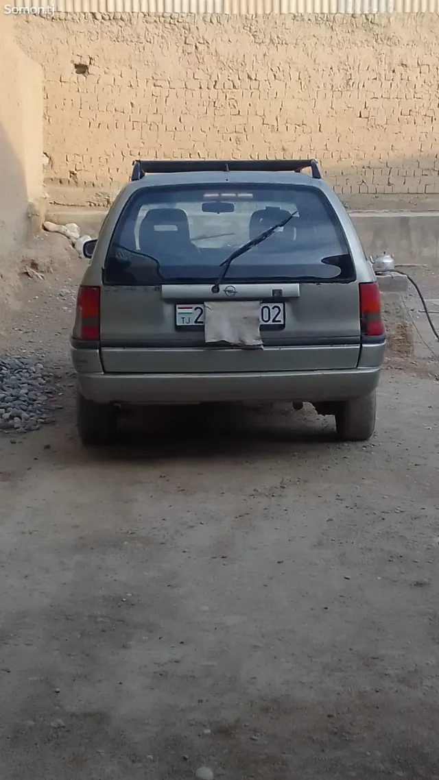 Opel Astra F 1996 · 1.6 MT