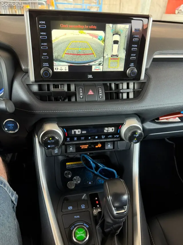 Toyota RAV 4 2021 · 2.5 AT