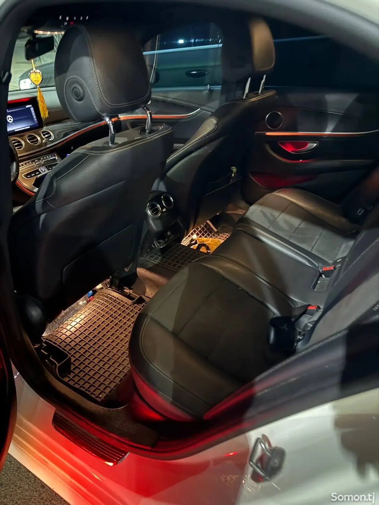 Mercedes-Benz E class 2018 · 2.0 AT