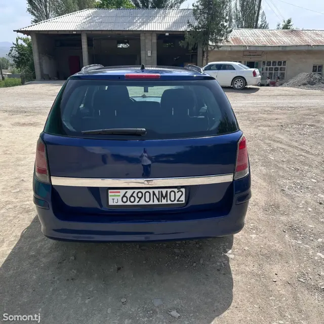 Opel Astra H 2006 · 1.8 MT