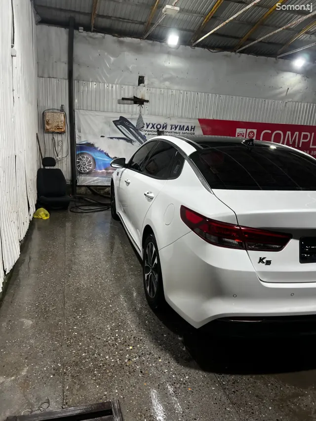 Kia K5 2015 · 2.0 AT