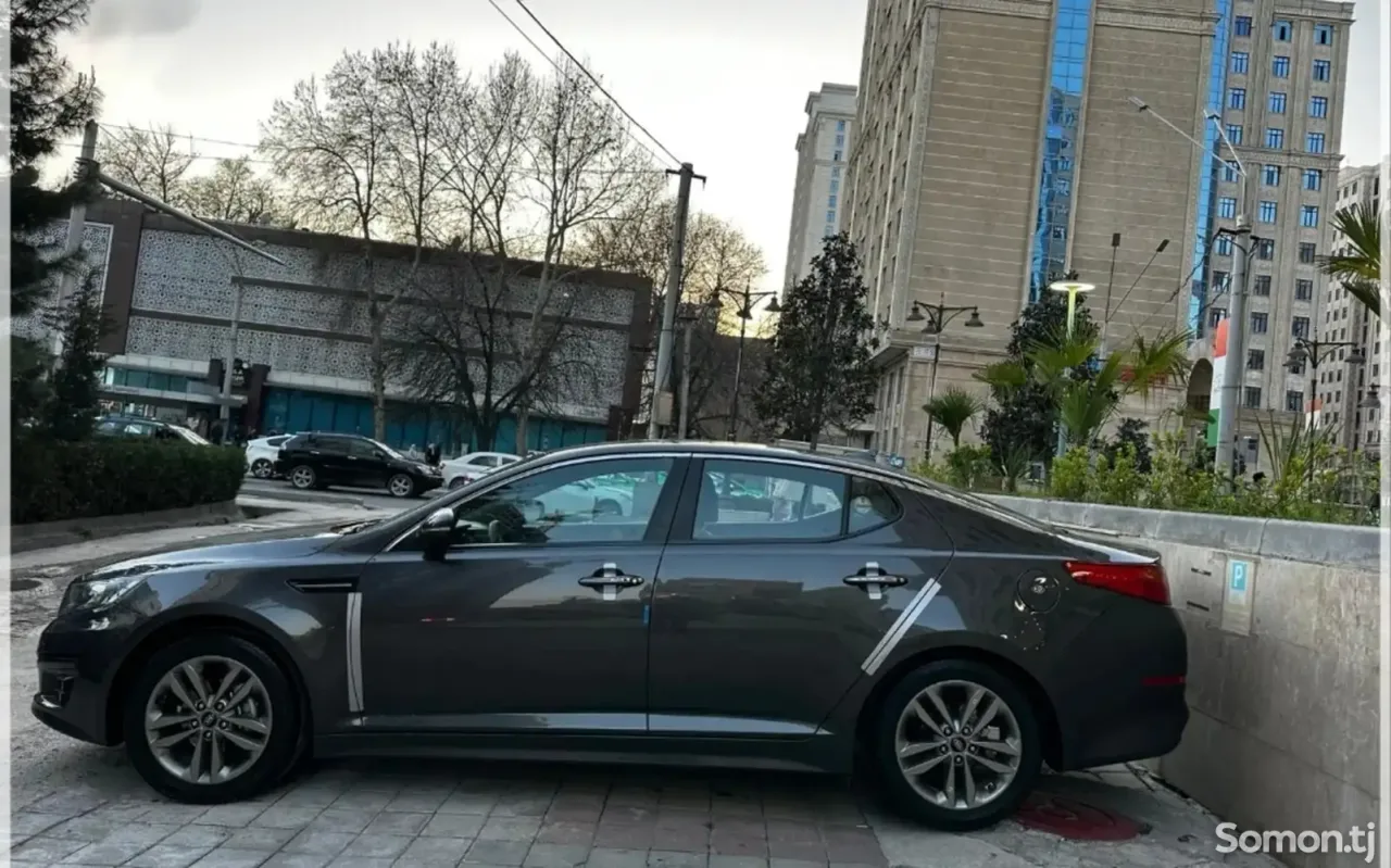 Kia K5 2014 · AT