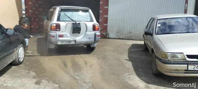 Toyota RAV 4 1998 · 2.2 AT