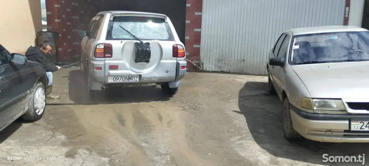 Toyota RAV 4 1998 · 2.2 AT