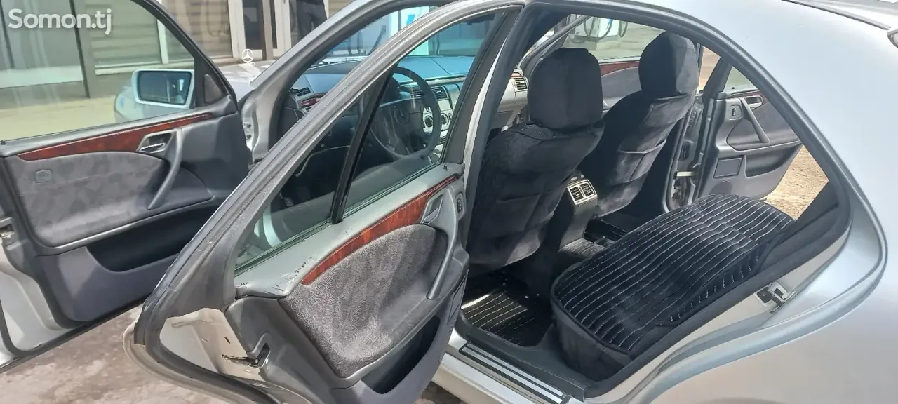Mercedes-Benz E class 1998 · 2.3 MT