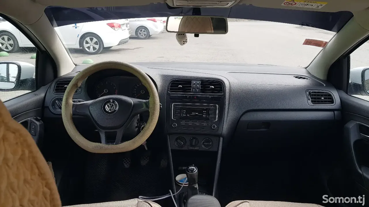 Volkswagen Polo 2019 · 1.6 MT