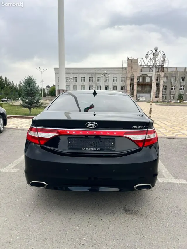 Hyundai Grandeur 2015 · 2.4 AT