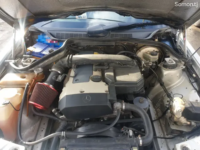 Mercedes-Benz W201 1991 · 2.0 MT