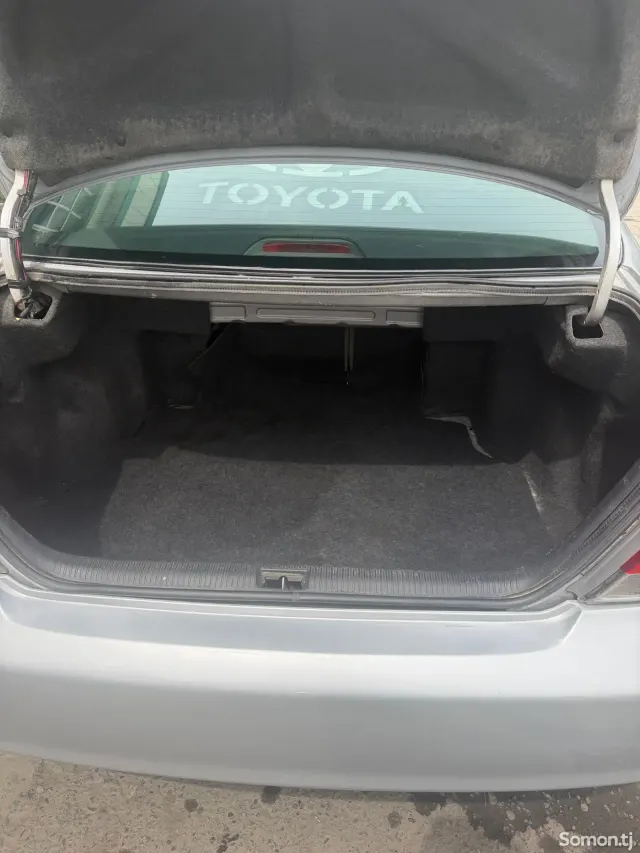 Toyota Camry 2006 · 2.4 AT
