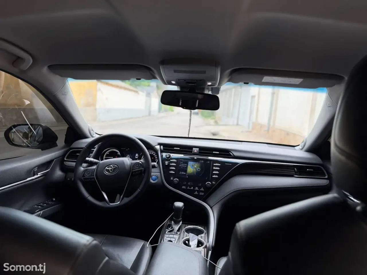 Toyota Camry 2019 · 2.5 AT