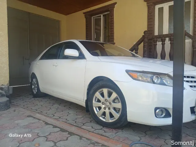 Toyota Camry 2010 · 2.4 AT