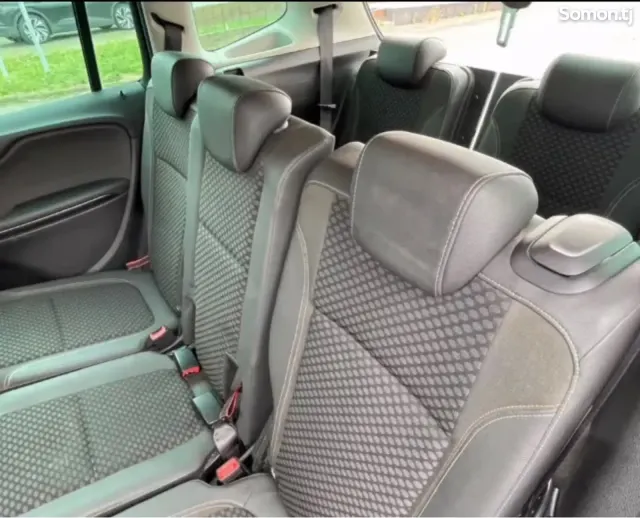 Opel Zafira 2017 · 1.6 AT