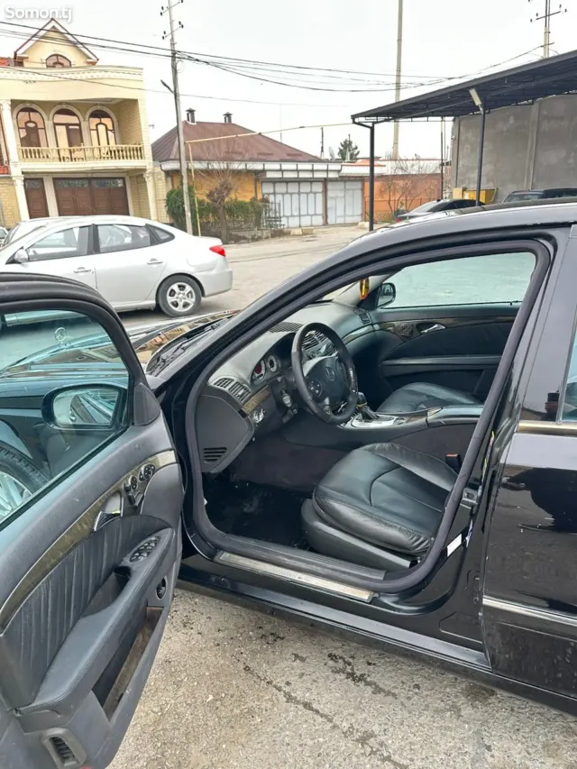 Mercedes-Benz E class 2003 · 5.0 AT