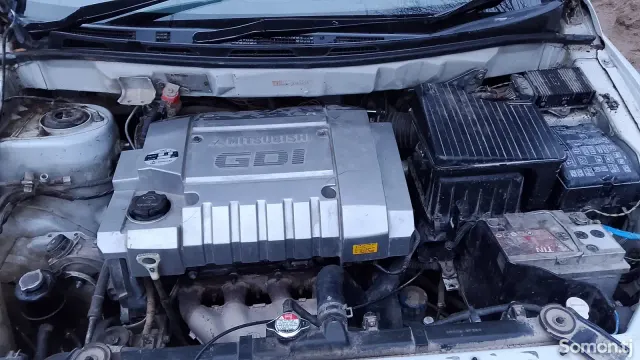 Mitsubishi Grandis 1998 · 2.4 AT