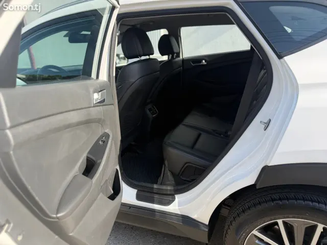 Hyundai Tucson 2016 · 2.0 AT