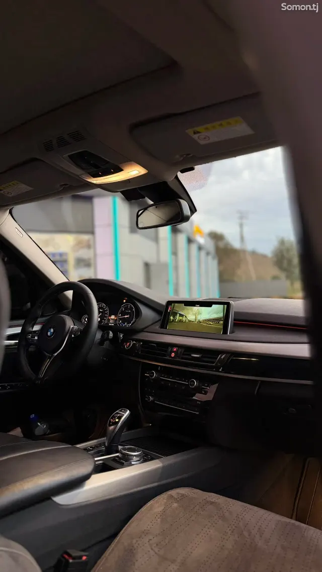 BMW M5 2016 · 3.0 AT