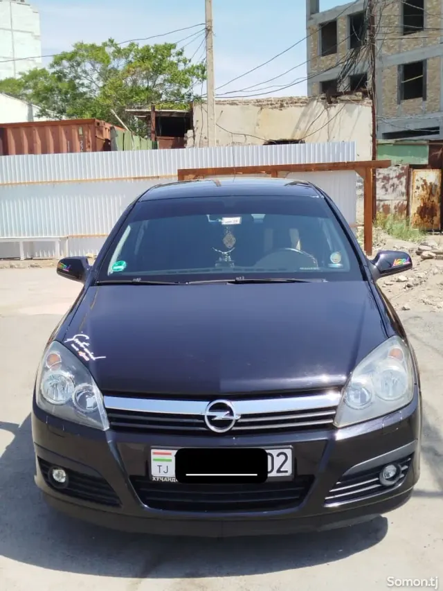 Opel Astra H 2006 · 1.4 MT