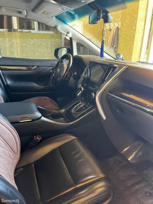 Toyota Vellfire 2018 · 3.5 AT
