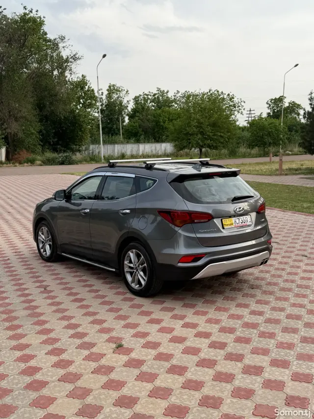 Hyundai Santa Fe 2016 · 2.0 AT
