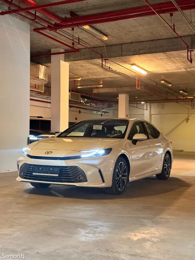 Toyota Camry 2025 · 2.5 AT