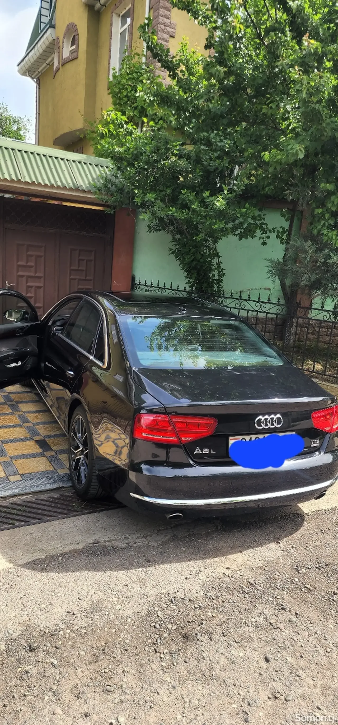 Audi A8 2013 · 3.0 AT