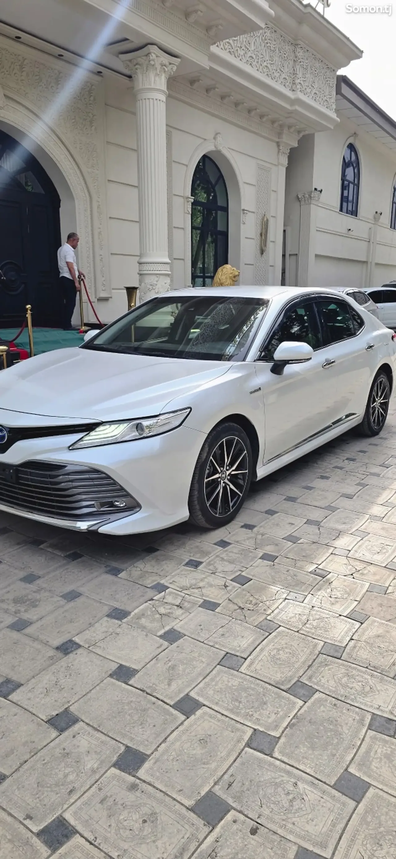 Toyota Camry 2018 · 2.5 AT