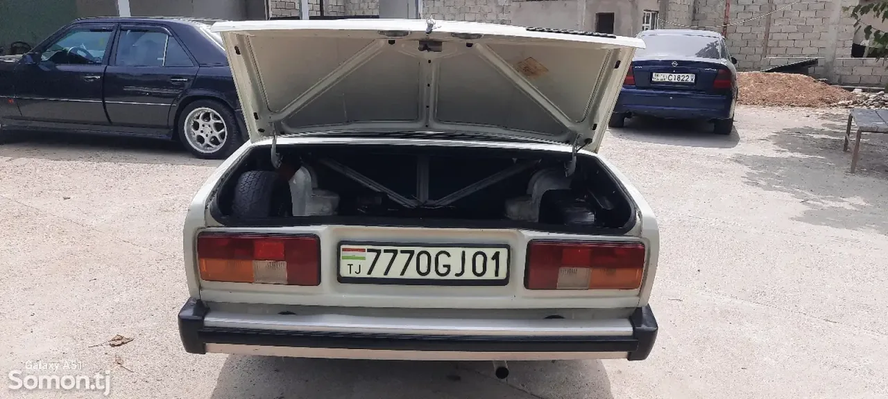 Lada (ВАЗ) 2105 1983 · 1.3 MT