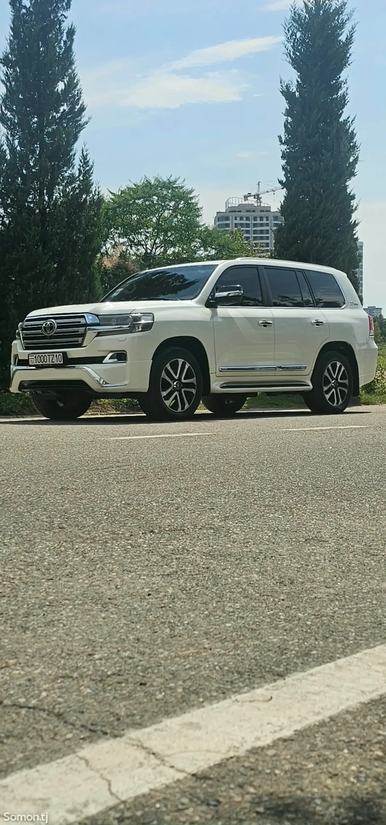 Toyota Land Cruiser 2018 · 4.6 AT