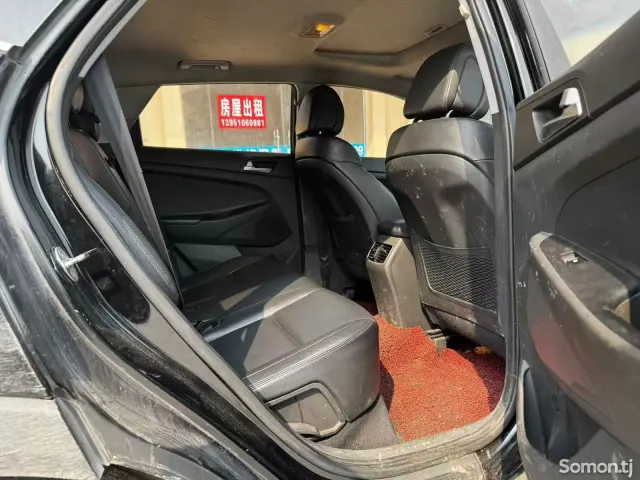 Hyundai Tucson 2015 · 1.6 AT