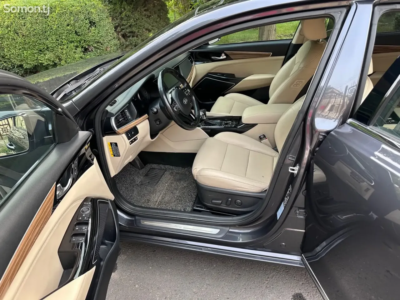 Kia K7 2019 · 2.4 AT