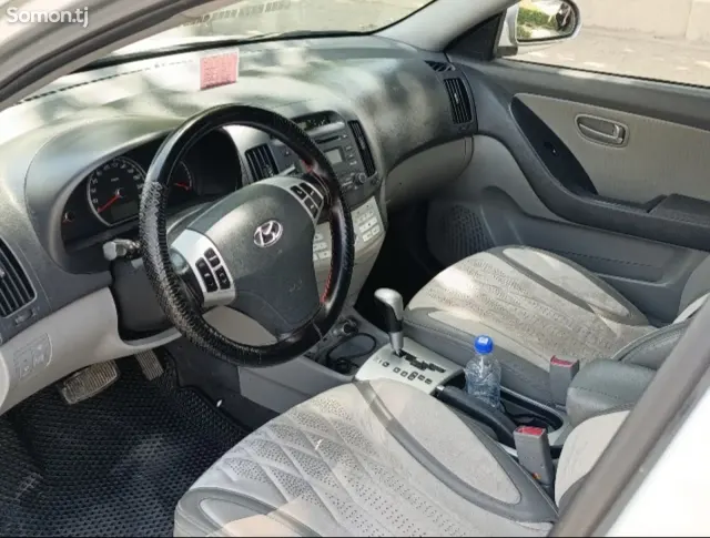 Hyundai Avante 2009 · 1.6 AT