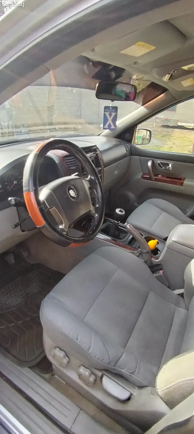 Kia Sorento 2005 · 1.8 MT