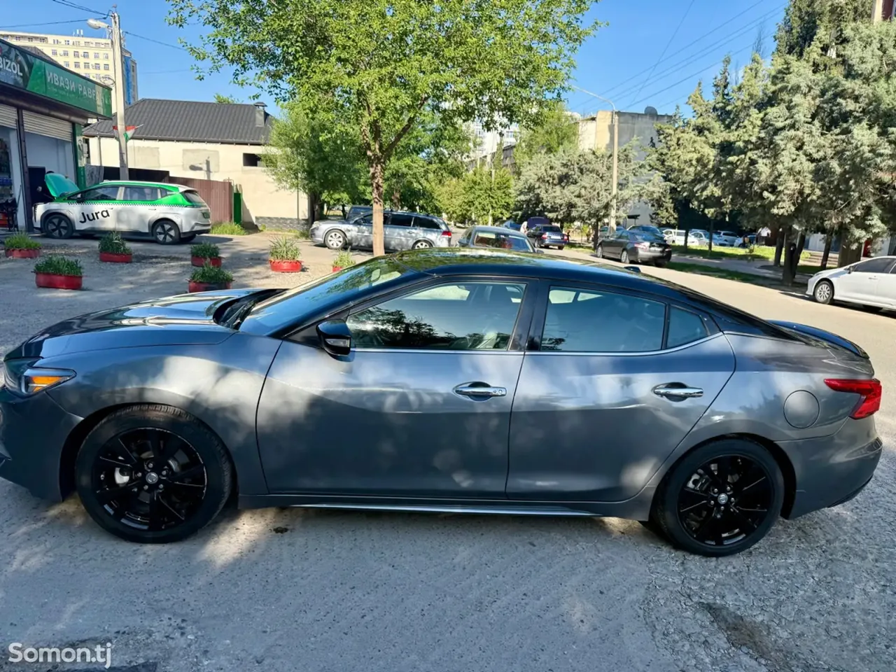 Nissan Maxima 2017 · 3.5 AT